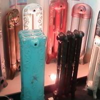 Ретро-радиаторы в выставочном зале | 